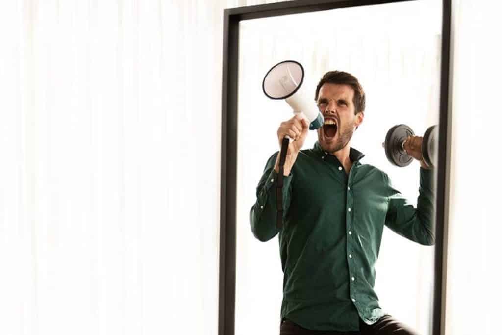 Oefenen speech voor spiegel